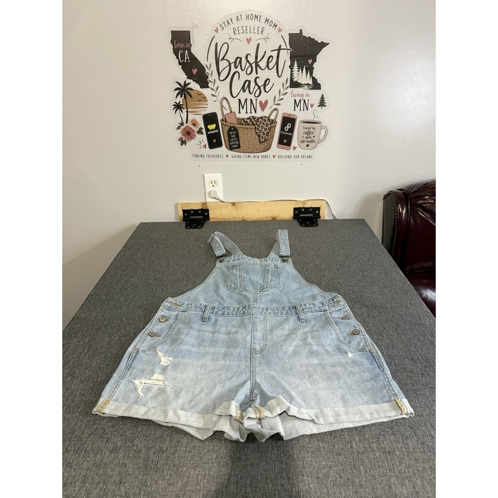 Old Navy women's light wash denim shortalls L 3" inseam button 5-pocket